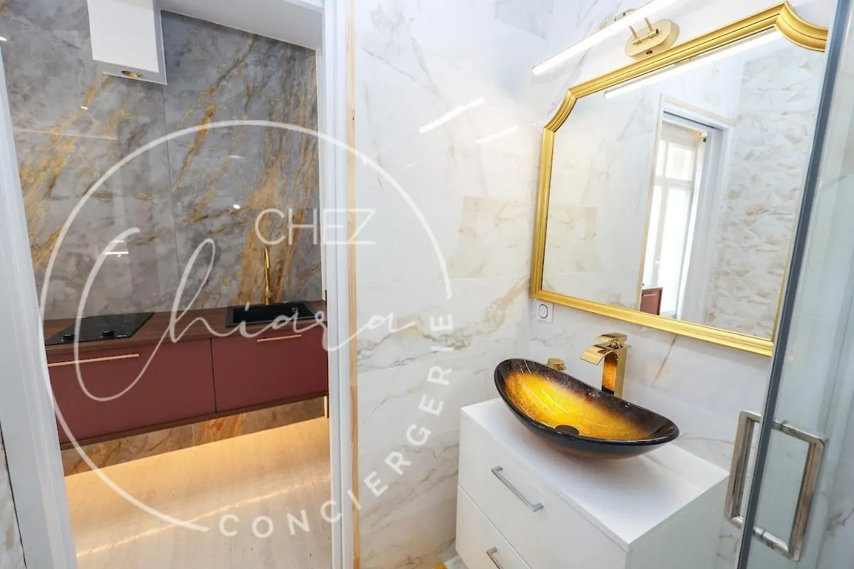 Your Suite Champs Elysees Calm And Stylish Paris Apartment